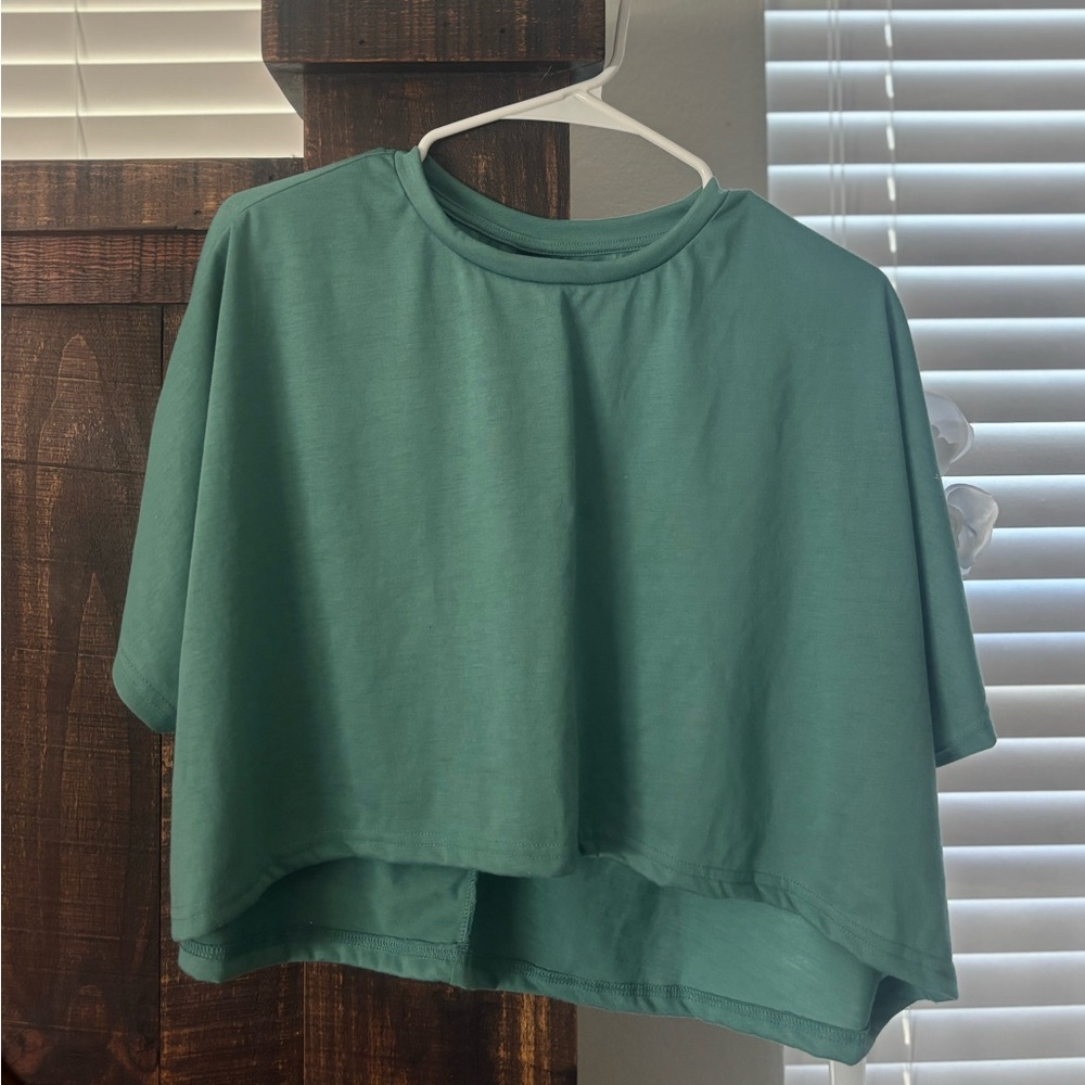 SHEIN Green Cropped Top
